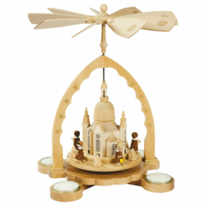 Weihnachtspyramide Frauenkirche mit Kurrende